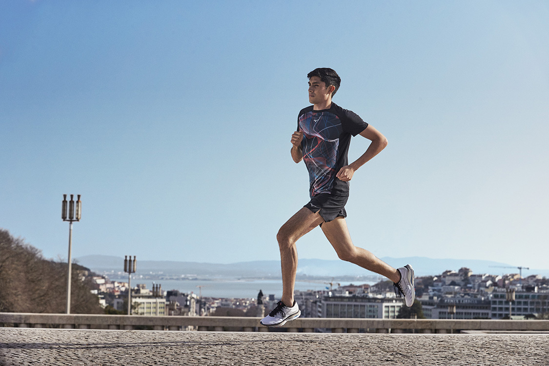 Mizuno Wave Rider 26 running