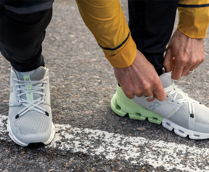 On Cloudflyer runningshoes