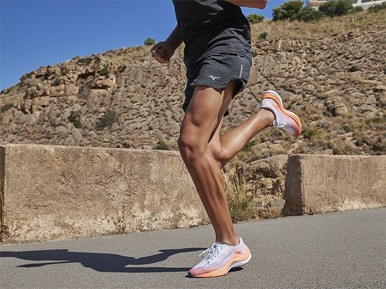 Mizuno Wave Rebellion Flash