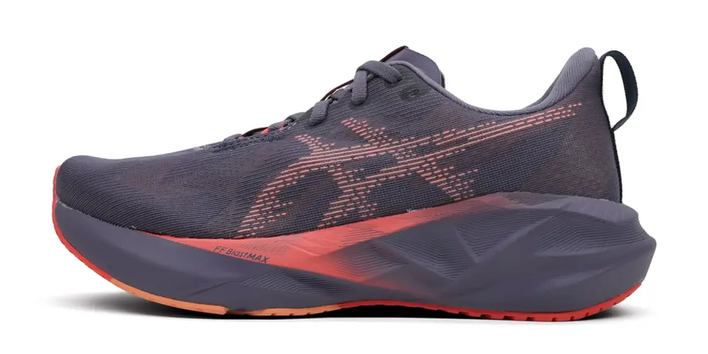 ASICS Novablast Vue côté gauche
