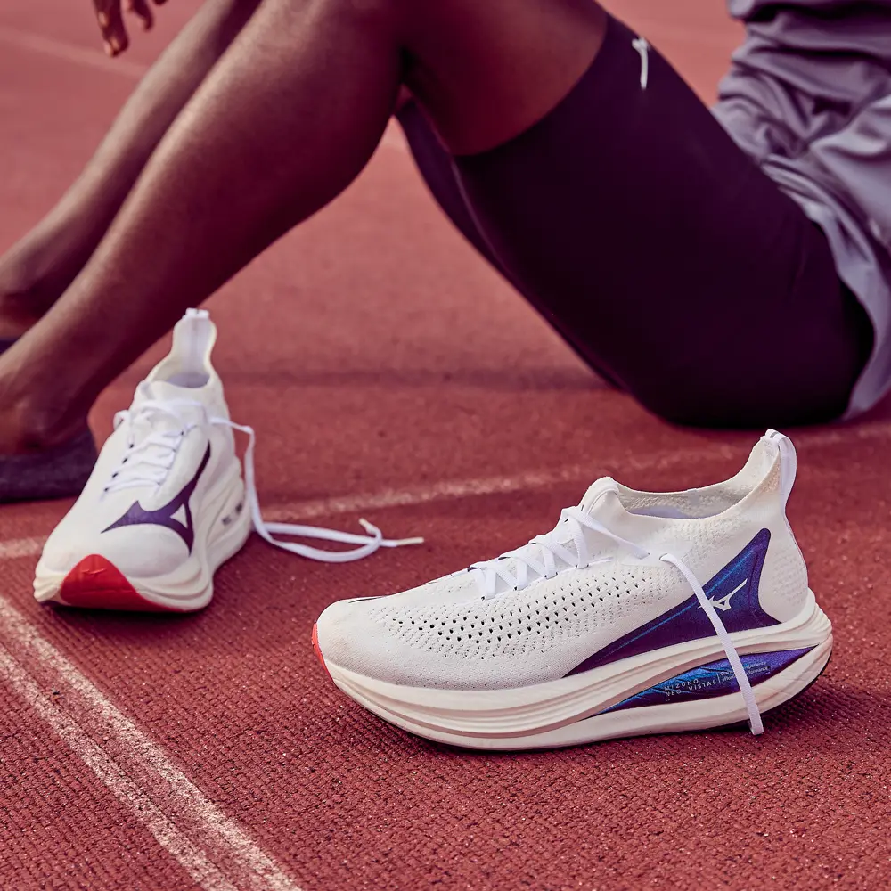 Mizuno Neo Vista 2 in detail