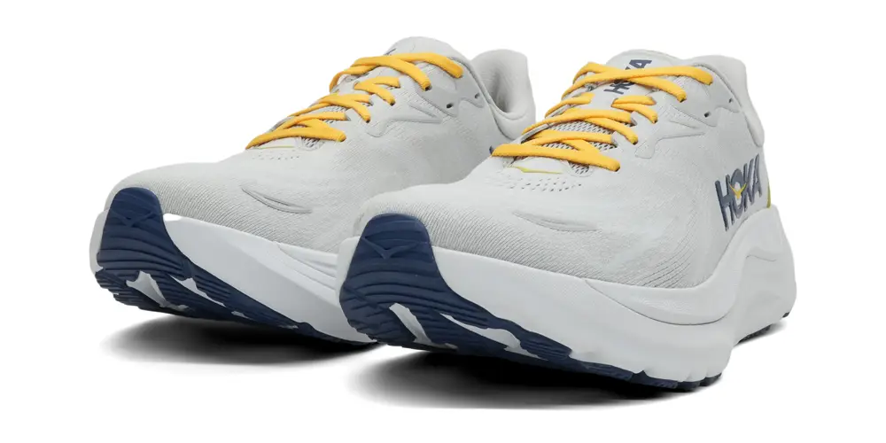 HOKA Arahi 8 Seitenansicht