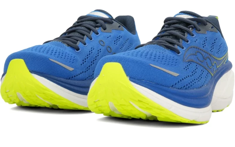 Saucony Hurricane 25 front