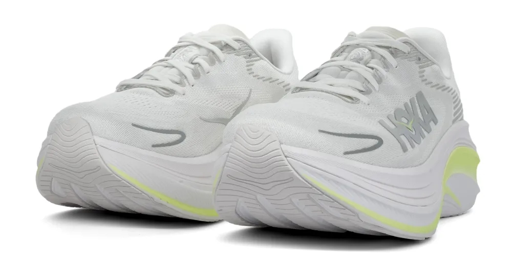 HOKA Skyward X 2 schuin